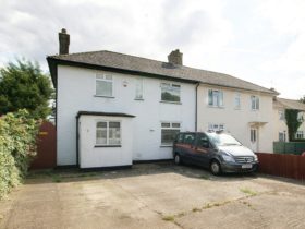 5 bedroom Semi-Detached for sale